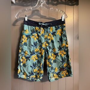 Patagonia Men's Wavefarer Boardshorts - 21" Tropical Bloom